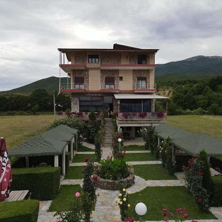 Hotel Restaurant Aleksander คอร์เชอ ภายนอก รูปภาพ